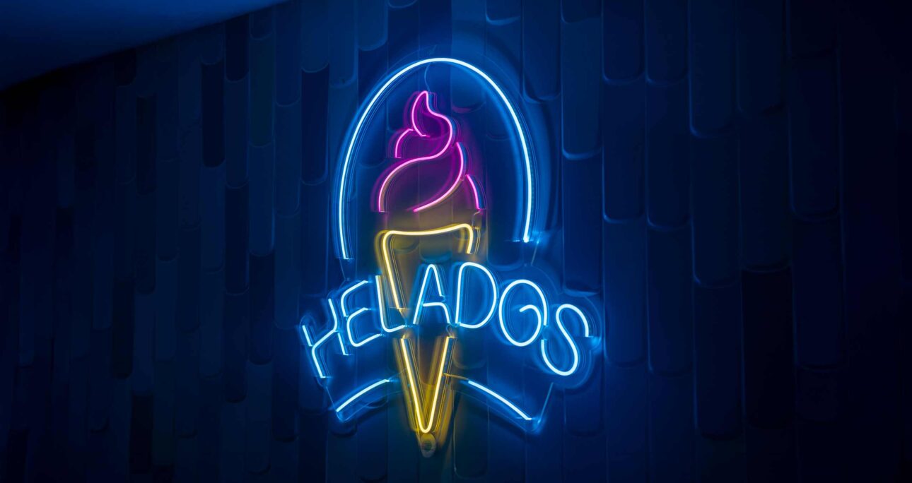 Üsküdar Neon Tabela – Neon Tabelada 1. Sırada